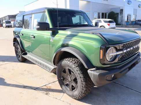 New 2025 Ford Bronco Outer Banks image 1