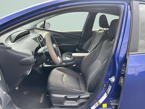 Used 2017 Toyota Prius Two w/ Carpet Mat Package FWD image 17