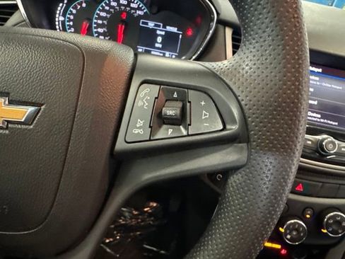Used 2020 Chevrolet Trax LS FWD image 19