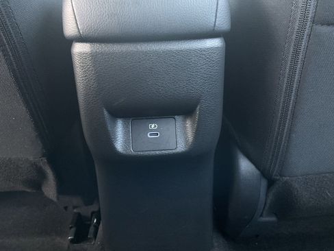 Used 2025 Nissan Versa SV FWD image 12