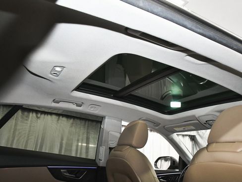 Used 2021 Audi Q8 Premium Plus w/ Premium Plus Package image 73