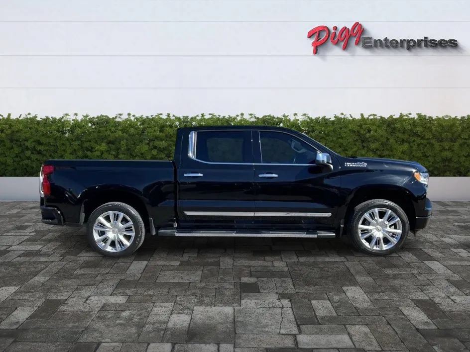 Used 2023 Chevrolet Silverado 1500 High Country w/ High Country Premium Package AWD/4WD image 6