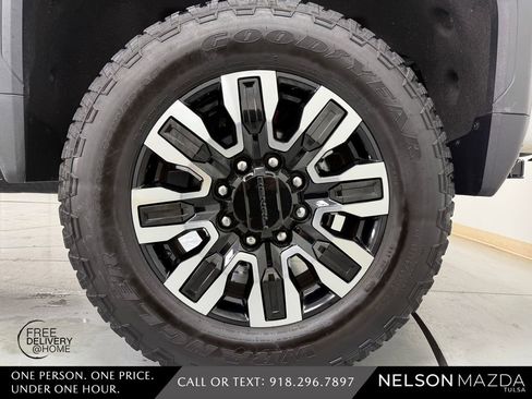 Used 2024 GMC Sierra 3500 Denali w/ Denali Reserve Package AWD/4WD image 11