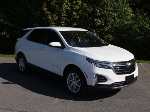 Used 2024 Chevrolet Equinox LT AWD/4WD image 3