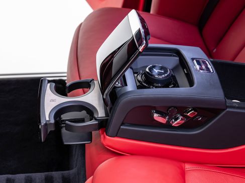 Used 2019 Rolls-Royce Phantom Sedan image 31