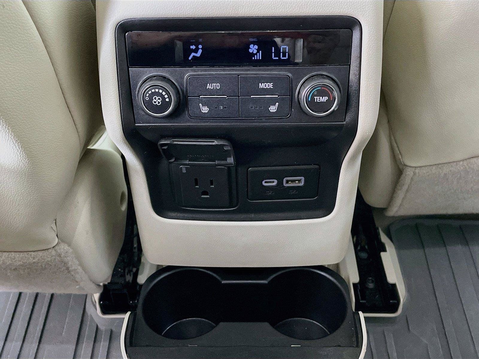 Used 2021 GMC Acadia Denali w/ Denali Technology Package FWD image 30