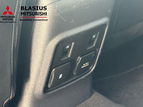 Used 2023 Ford Bronco Wildtrak image 32