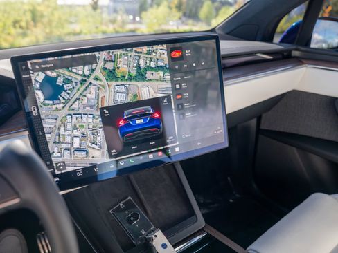 Used 2022 Tesla Model X AWD/4WD image 14