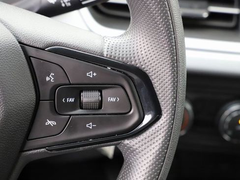 Used 2025 Chevrolet Trax LS image 21