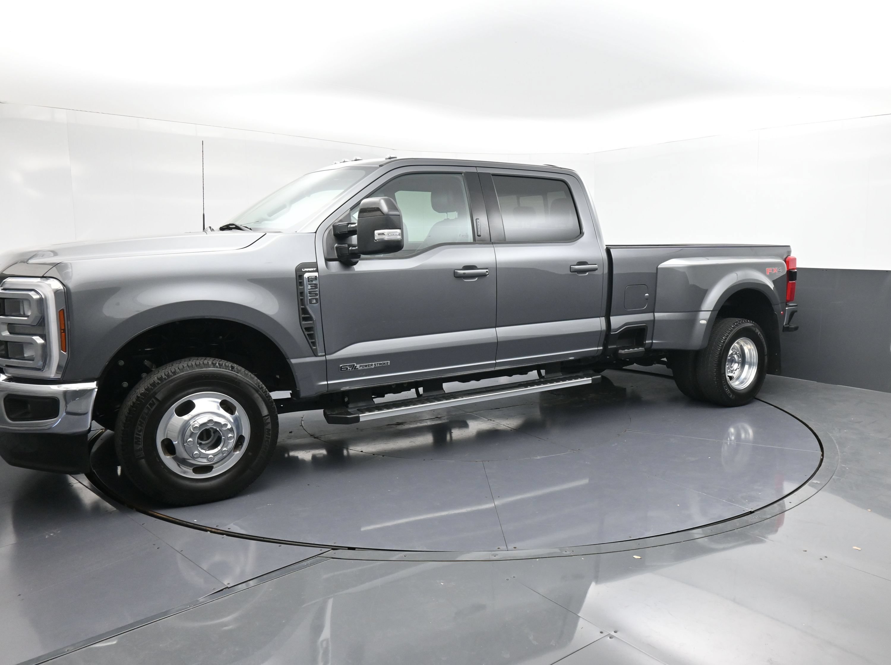 Used 2024 Ford F350 Lariat w/ FX4 Off-Road Package AWD/4WD image 5