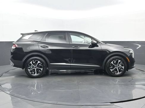 Used 2024 Kia Sportage EX FWD image 2