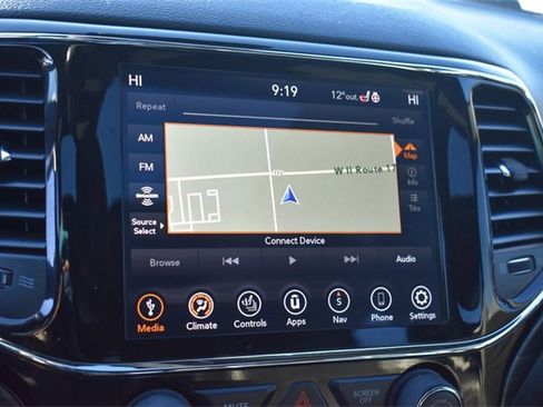 Used 2020 Jeep Grand Cherokee Altitude image 30