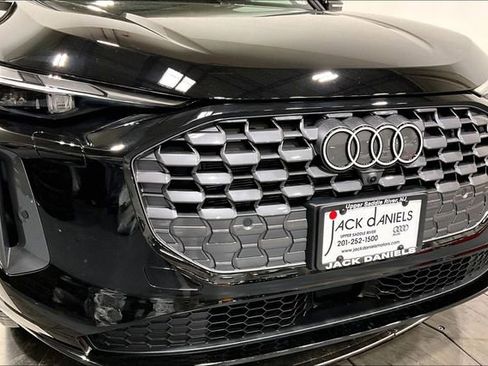 Used 2025 Audi Q5 Premium w/ Convenience Package AWD/4WD image 20