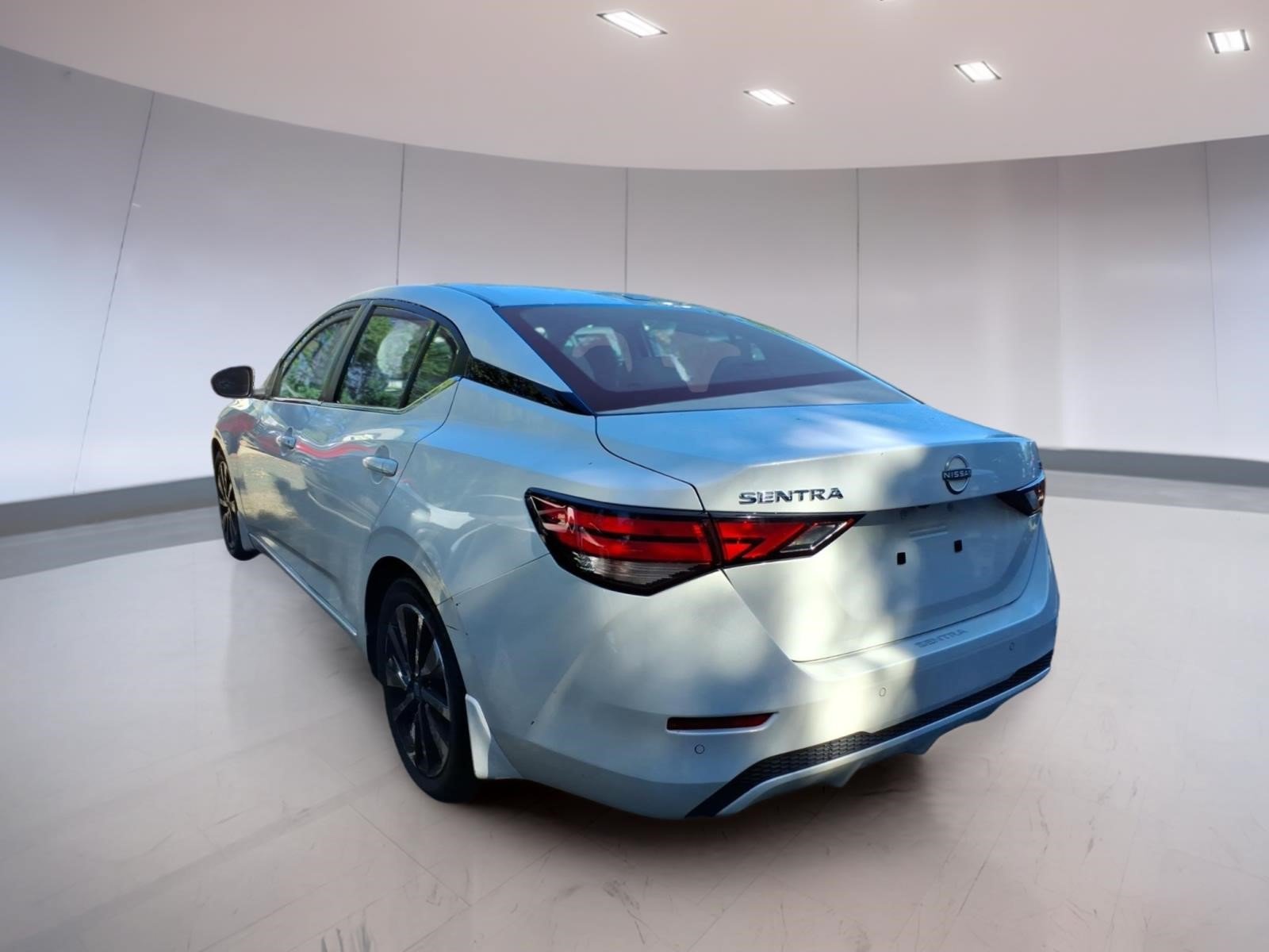 Used 2024 Nissan Sentra SV w/ SV Premium Package FWD image 3