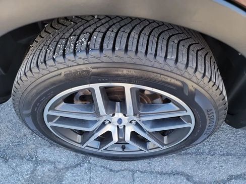 Used 2018 Ford Explorer Sport w/ Equipment Group 401A image 39