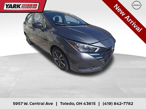 Certified 2025 Nissan Versa SV FWD image 1