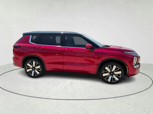 New 2025 Mitsubishi Outlander SEL image 4