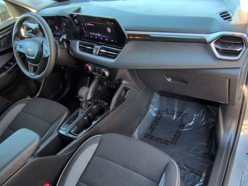 Used 2025 Chevrolet TrailBlazer LT FWD image 31