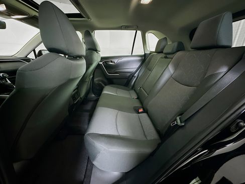 Used 2025 Toyota RAV4 XLE image 30