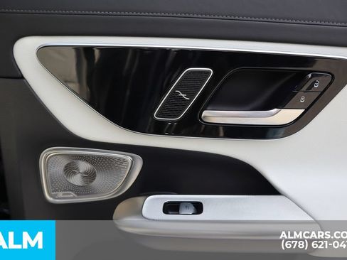 Used 2025 Mercedes-Benz GLC 300 4MATIC w/ AMG Line image 26
