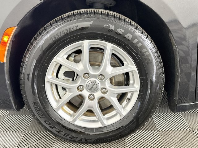 Used 2021 Chrysler Pacifica Touring-L FWD image 35
