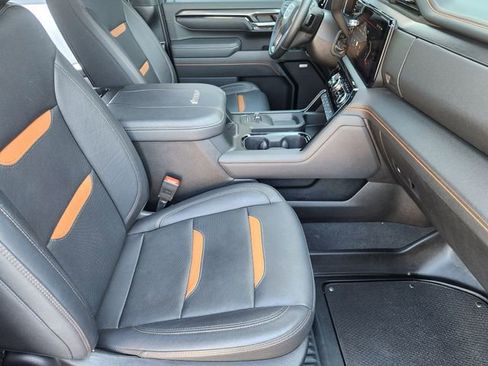 Used 2025 GMC Sierra 2500 AT4 w/ AT4 Premium Plus Package image 11