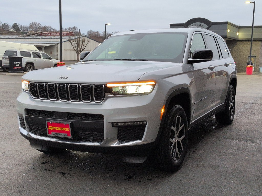 New 2025 Jeep Grand Cherokee L Limited w/ Luxury Tech Group II AWD/4WD image 3