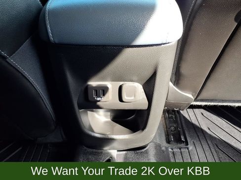 Used 2022 Chevrolet Colorado Z71 AWD/4WD image 14