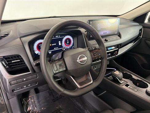 Used 2026 Nissan Rogue SL AWD/4WD image 13