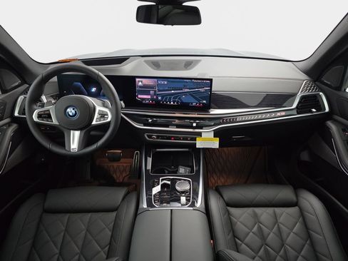 New 2026 BMW X5 xDrive50e w/ M Sport Package image 10