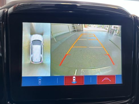 Used 2019 Chevrolet Traverse Premier w/ Driver Confidence II Package FWD image 24