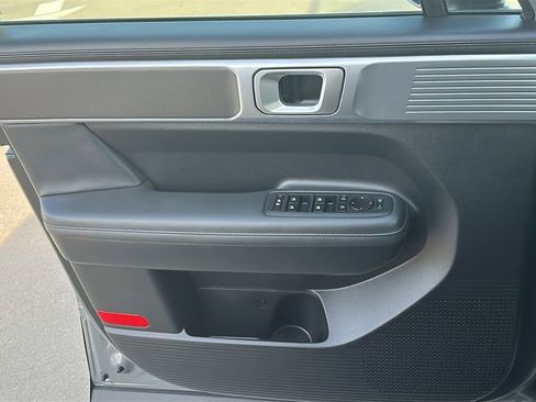 Used 2025 Hyundai Santa Fe SEL FWD image 19