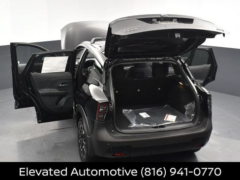 Certified 2026 Nissan Kicks SV w/ SV Premium Package AWD/4WD image 28