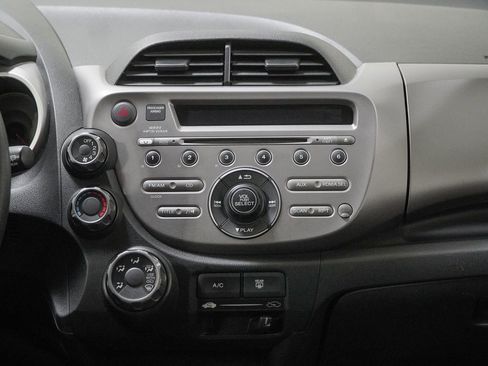 Used 2013 Honda Fit image 24