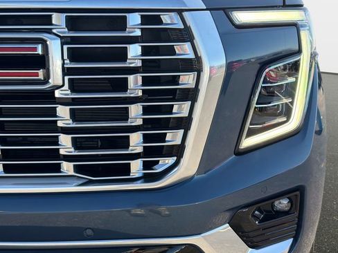 New 2026 GMC Yukon XL Denali w/ Denali Reserve Package image 9