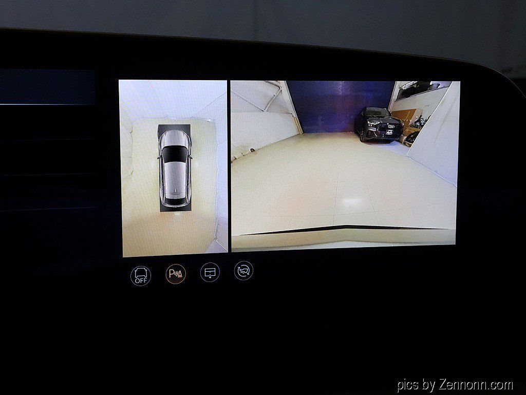 Used 2025 Cadillac Optiq Luxury 2 w/ LPO, Floor Liner Package AWD/4WD image 22