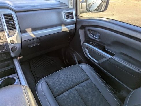 Used 2017 Nissan Titan PRO-4X image 17