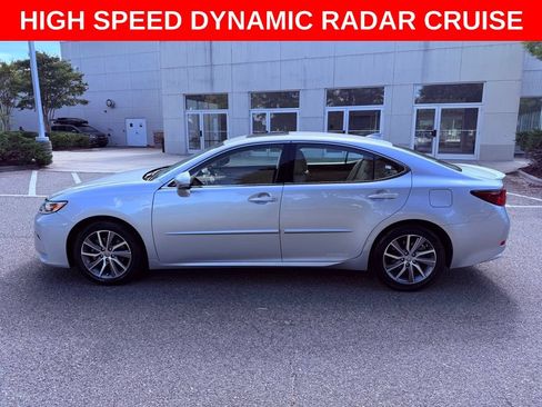 Used 2018 Lexus ES 300h w/ Luxury Package FWD image 4