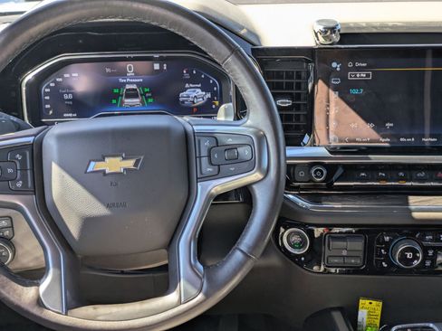 Certified 2023 Chevrolet Silverado 1500 LTZ image 21