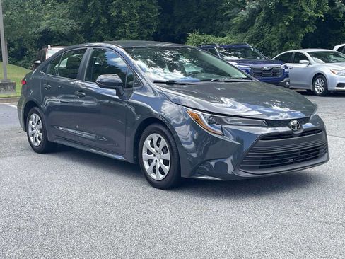 Used 2023 Toyota Corolla LE FWD image 5