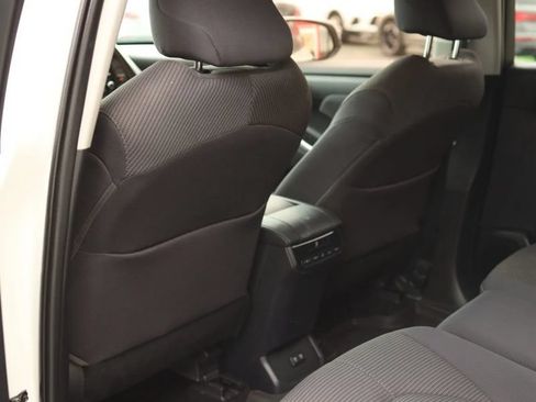 Used 2020 Toyota Highlander L AWD/4WD image 32