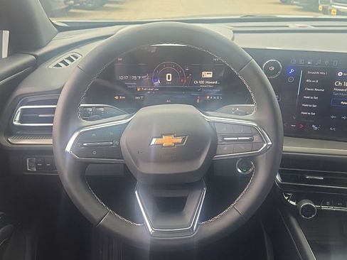 New 2026 Chevrolet Traverse LT w/ Driver Confidence Package AWD/4WD image 2