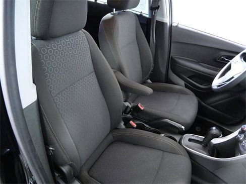 Used 2020 Chevrolet Trax LS w/ Tint and Cruise Package image 10