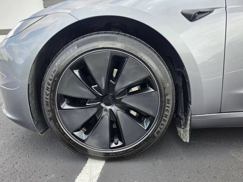 Used 2025 Tesla Model 3 Long Range AWD/4WD image 13