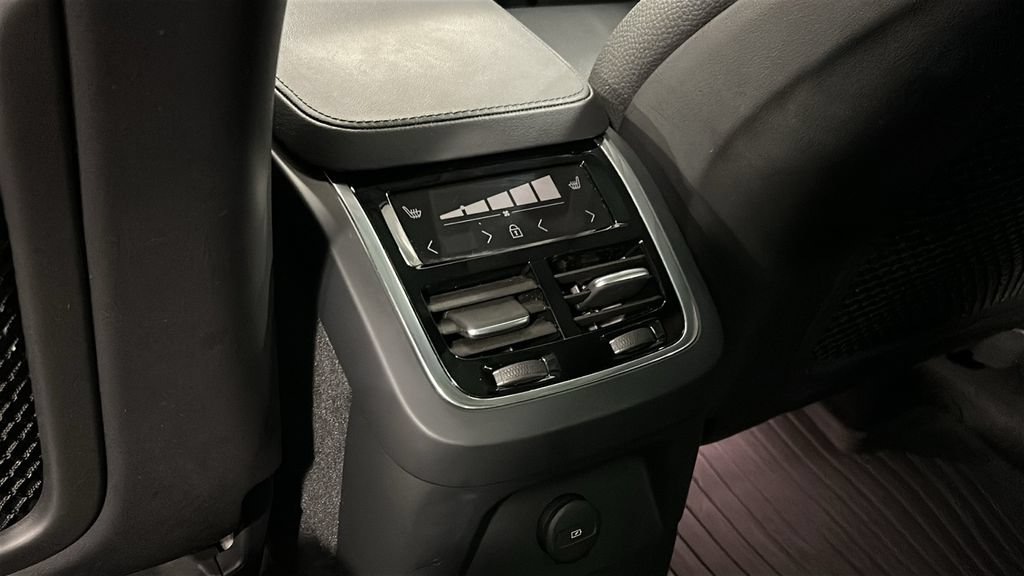 Certified 2024 Volvo XC90 T8 Plus w/ Protection Package AWD/4WD image 25