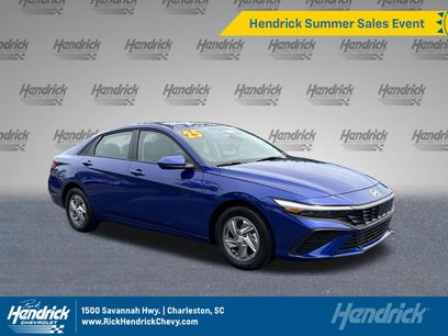 Used 2025 Hyundai Elantra SE