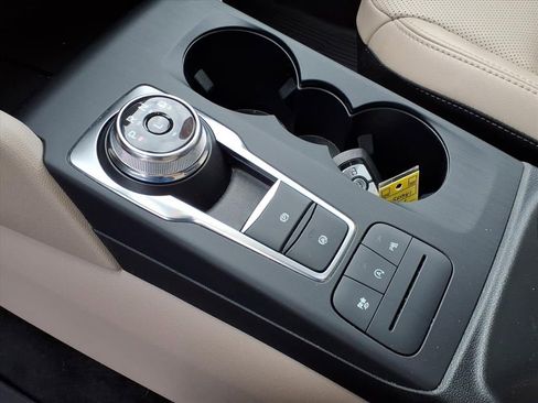 Certified 2022 Ford Escape Titanium w/ Class II Trailer Tow Package image 10