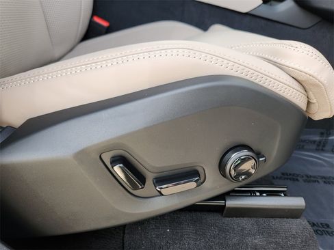 New 2026 Volvo XC90 B6 Ultra w/ Protection Package image 20