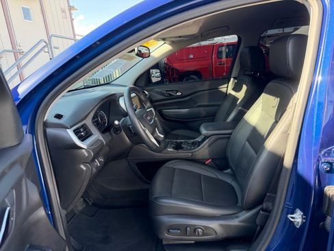 Used 2023 GMC Acadia SLT w/ Elevation Edition FWD image 18