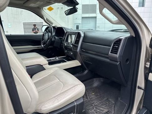 Used 2018 Ford Expedition Max Platinum RWD image 11
